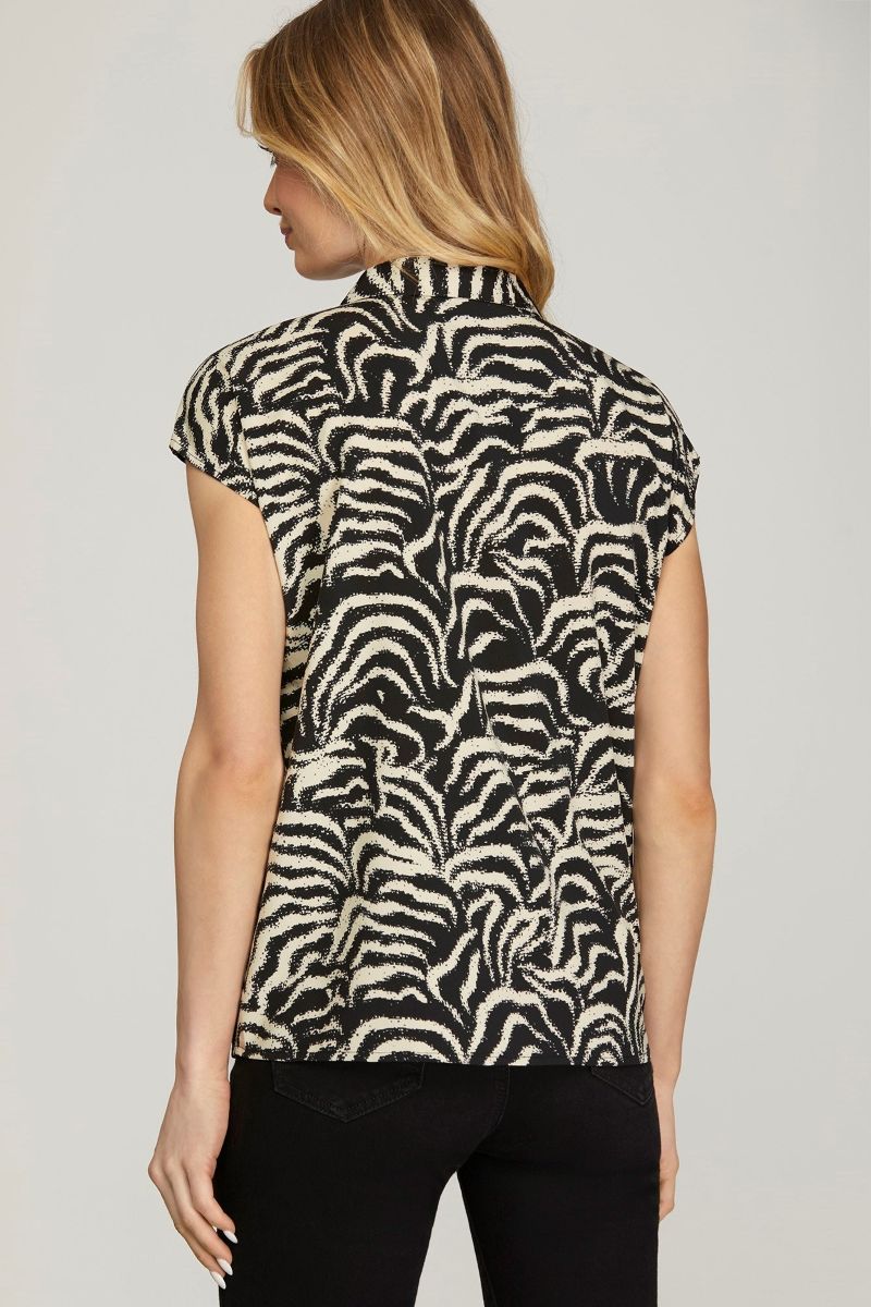 FUCHSIA V-NECK COLLARED DROP WOVEN TOP SKSY6930