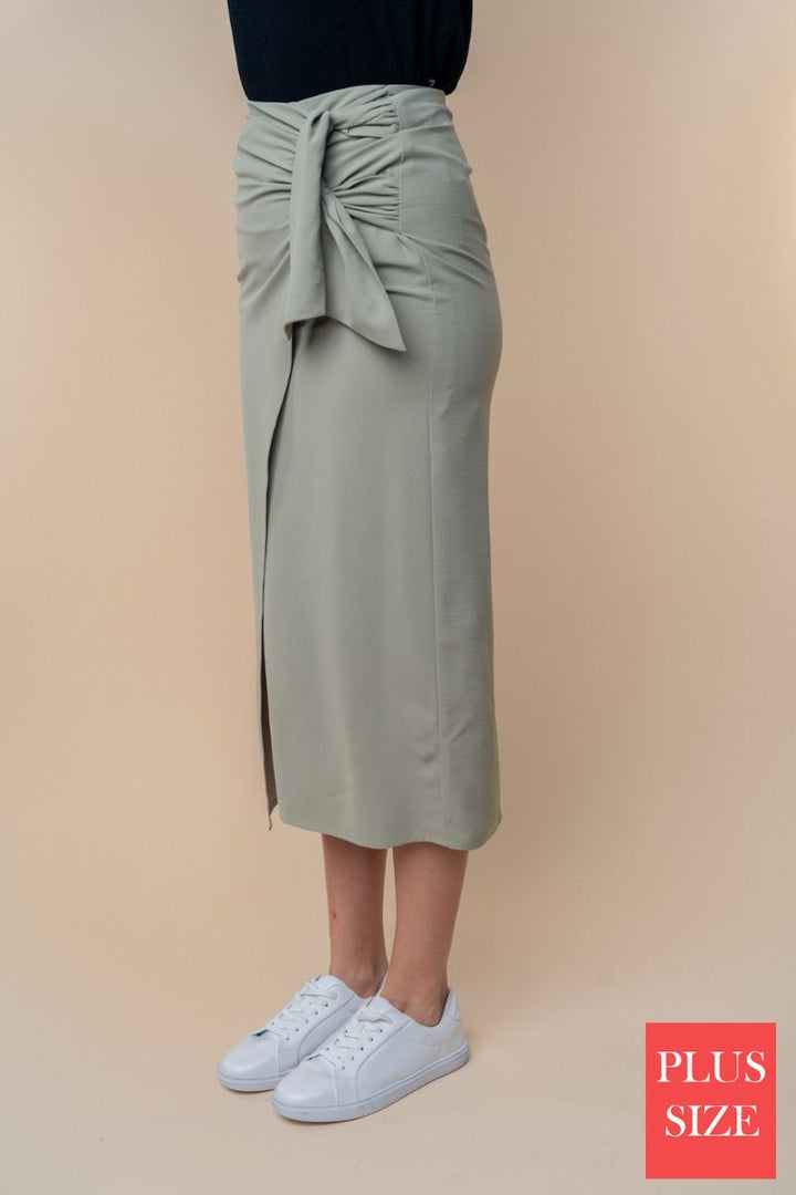 PLUS SIZE HIGE WAISTED SOLID WOVEN WRAPPED SKIRT
