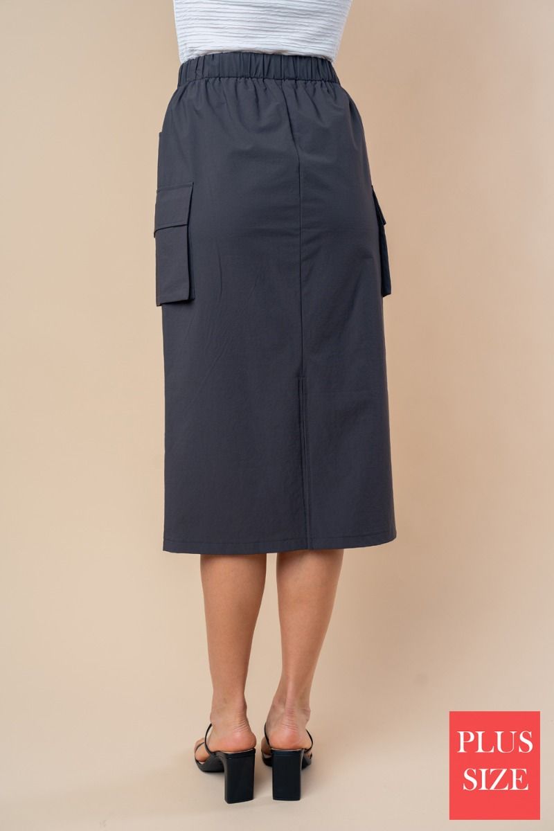 HIGH WAISTED SOLID WOVEN PLUS SIZE CARGO SKIRT