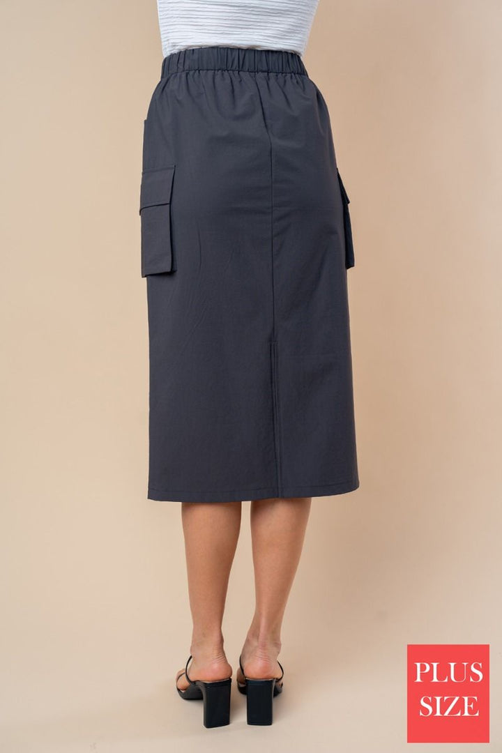 HIGH WAISTED SOLID WOVEN PLUS SIZE CARGO SKIRT