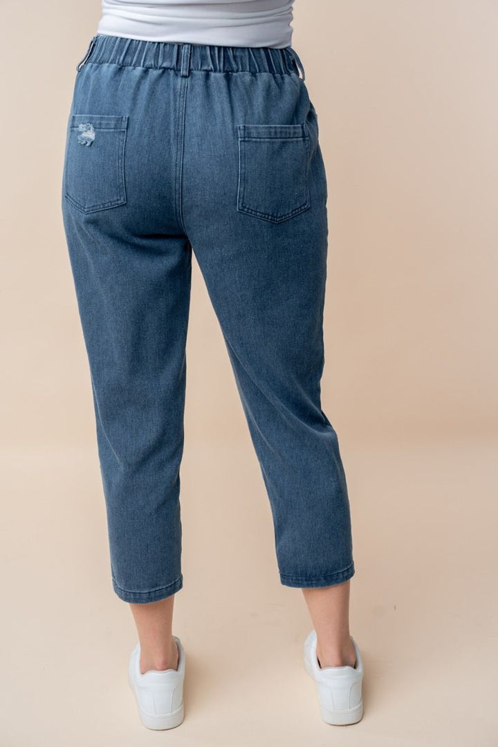 HIGH WAISTED SOLID DENIM CAPRI PANTS