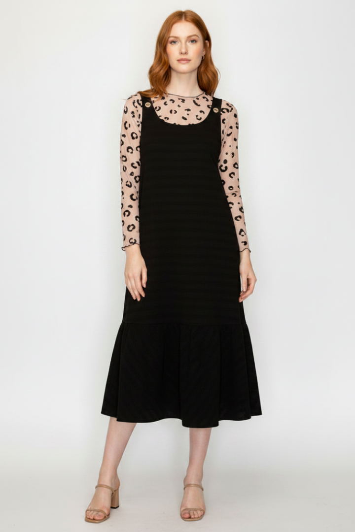PLUS SIZE EFFORTLESS STYLE MEETS COMFORT IN THIS RELAXED JUMPER DRESS