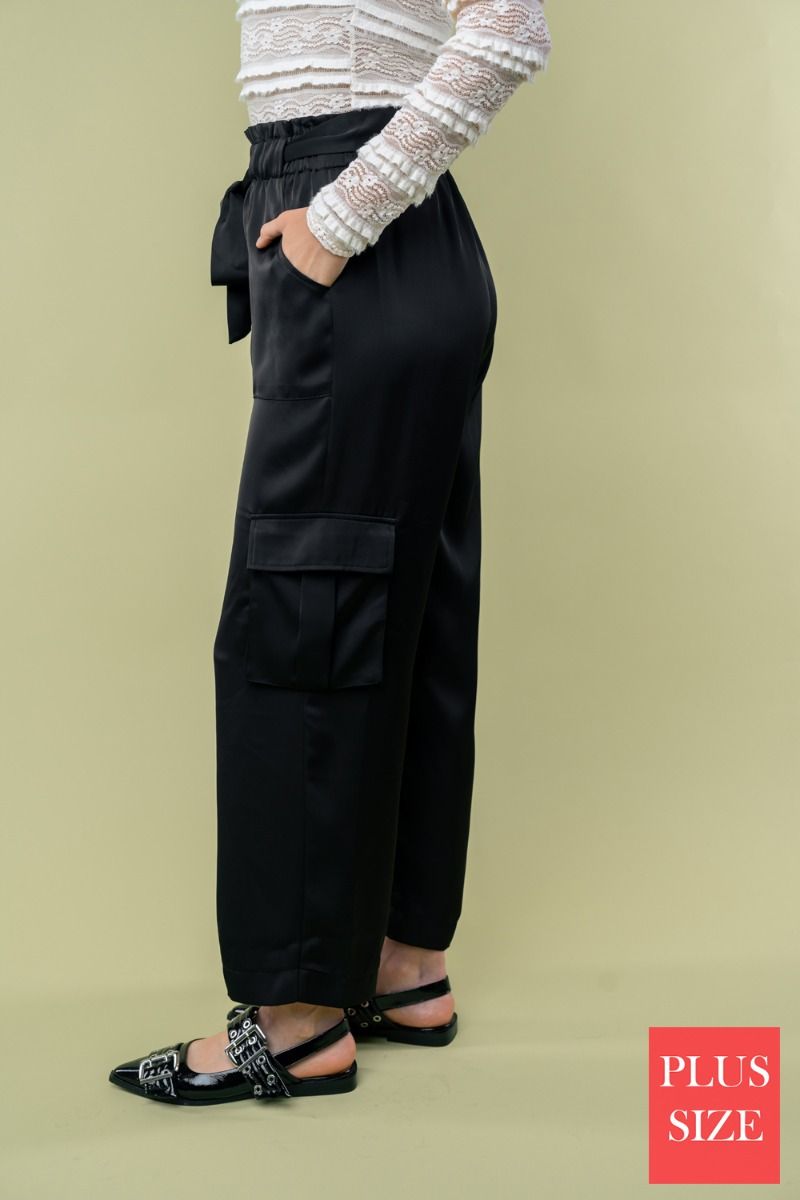 HIGH WAISTED SOLID WOVEN PLUS SIZE CARGO PANTS
