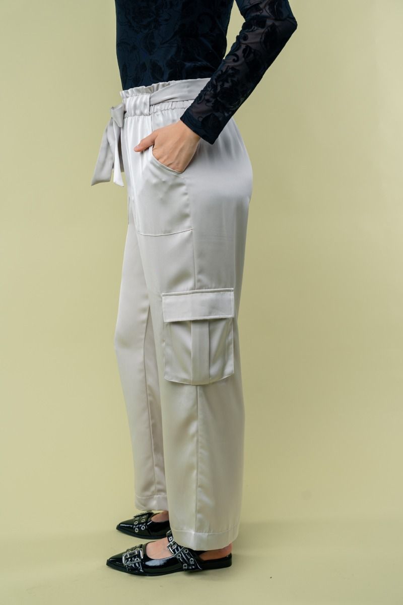 HIGH WAISTED SOLID WOVEN CARGO PANTS