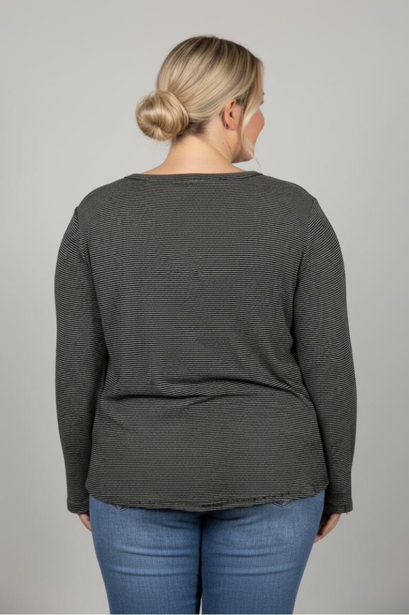 PLUS SIZE V-NECK BUTTON DOWN  KNIT TOP T8820PL