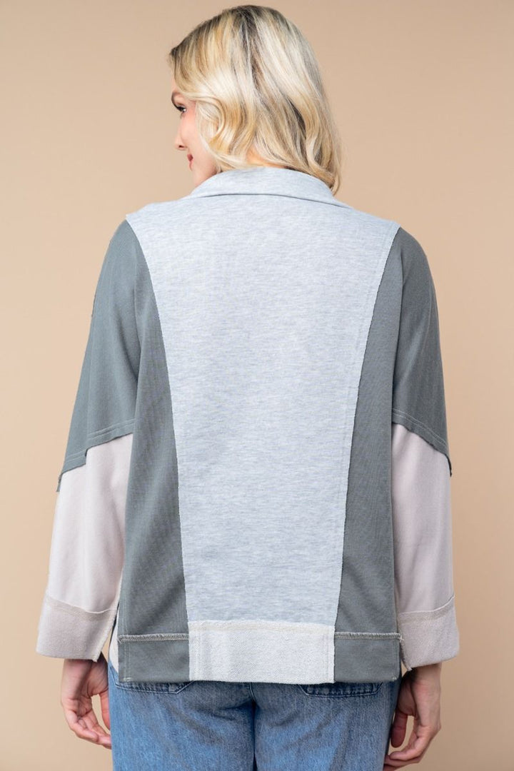 COLOR BLOCKED LOOSE FIT KNIT TOP