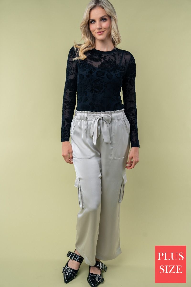 HIGH WAISTED SOLID WOVEN PLUS SIZE CARGO PANTS