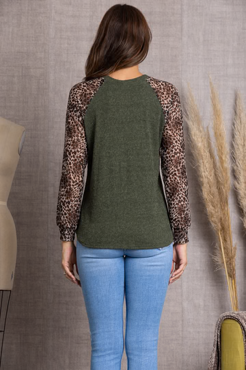 GREY RIBBED KNIT ANIMAL PRINT CONTRAST TOP T2012