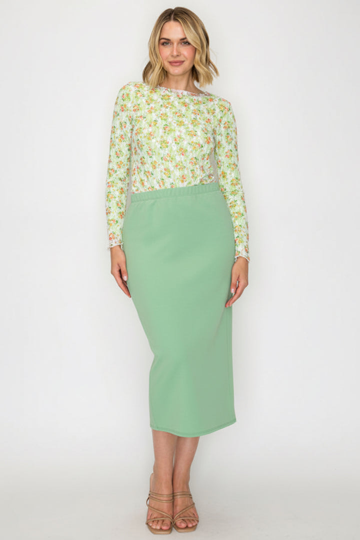 PLUS SIZE LACE LAYERING TOP