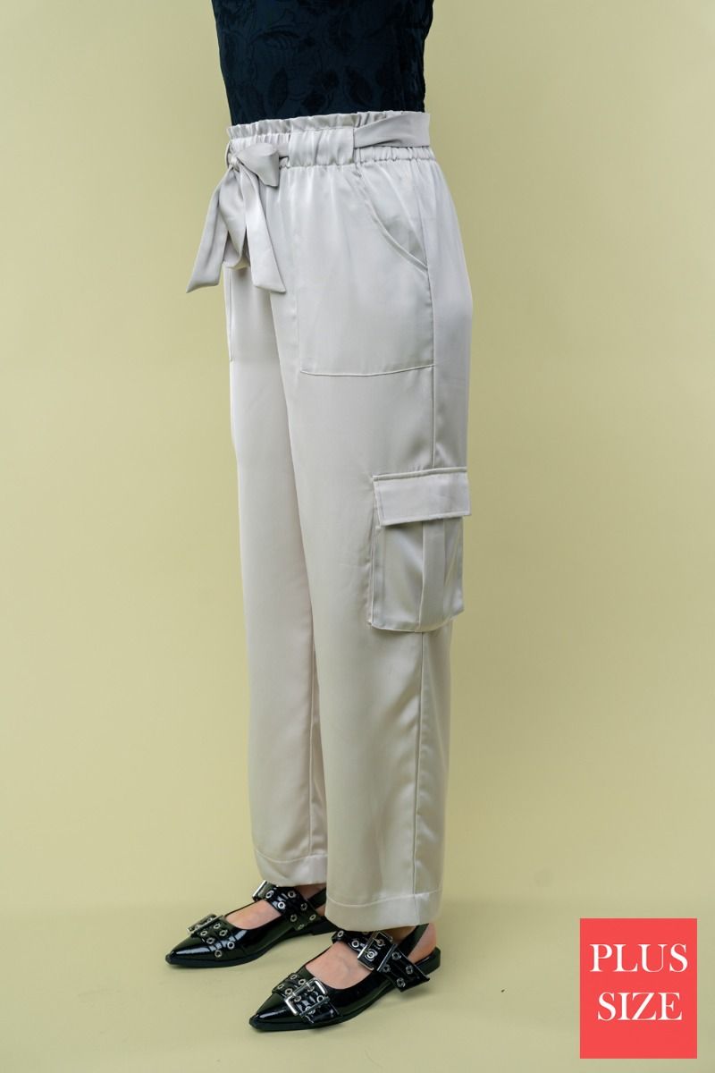 HIGH WAISTED SOLID WOVEN PLUS SIZE CARGO PANTS