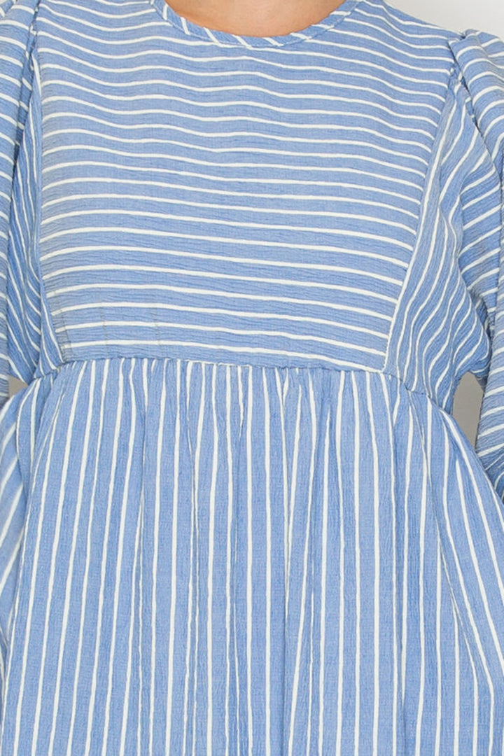 PLUS SIZE LOOSE FIT STRIPPED MIDI DRESS WITH BALLOON SLEEVE