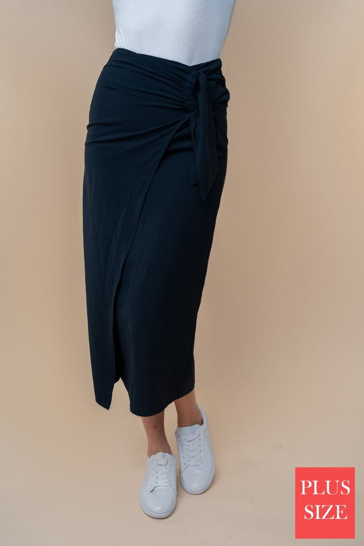 PLUS SIZE HIGE WAISTED SOLID WOVEN WRAPPED SKIRT