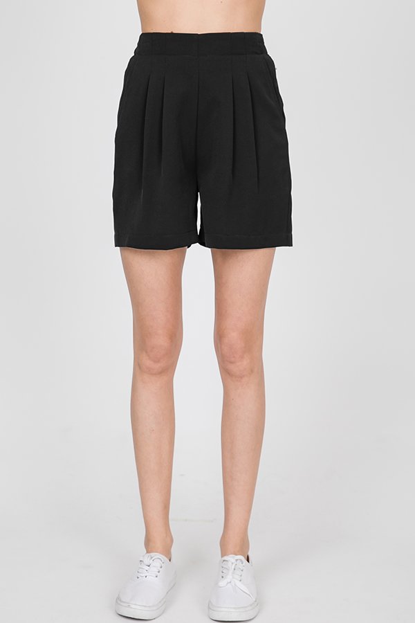 PLEATED ELASTIC WAIST W/SIDE POCKETS  SHORTS HMP1009