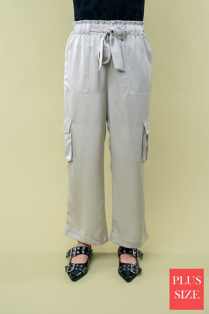 HIGH WAISTED SOLID WOVEN PLUS SIZE CARGO PANTS