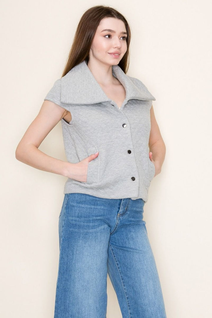 SLEEVELESS SOLID BUTTON DOWN VEST-WBT10365XL
