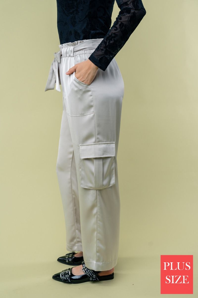 HIGH WAISTED SOLID WOVEN PLUS SIZE CARGO PANTS