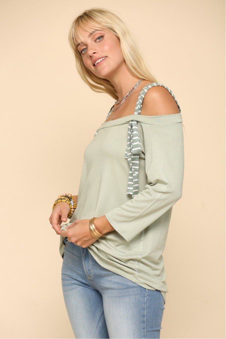 PLUS SIZE STRIPED TIE STRP OFF SHOLDER TOP-CLCT43750