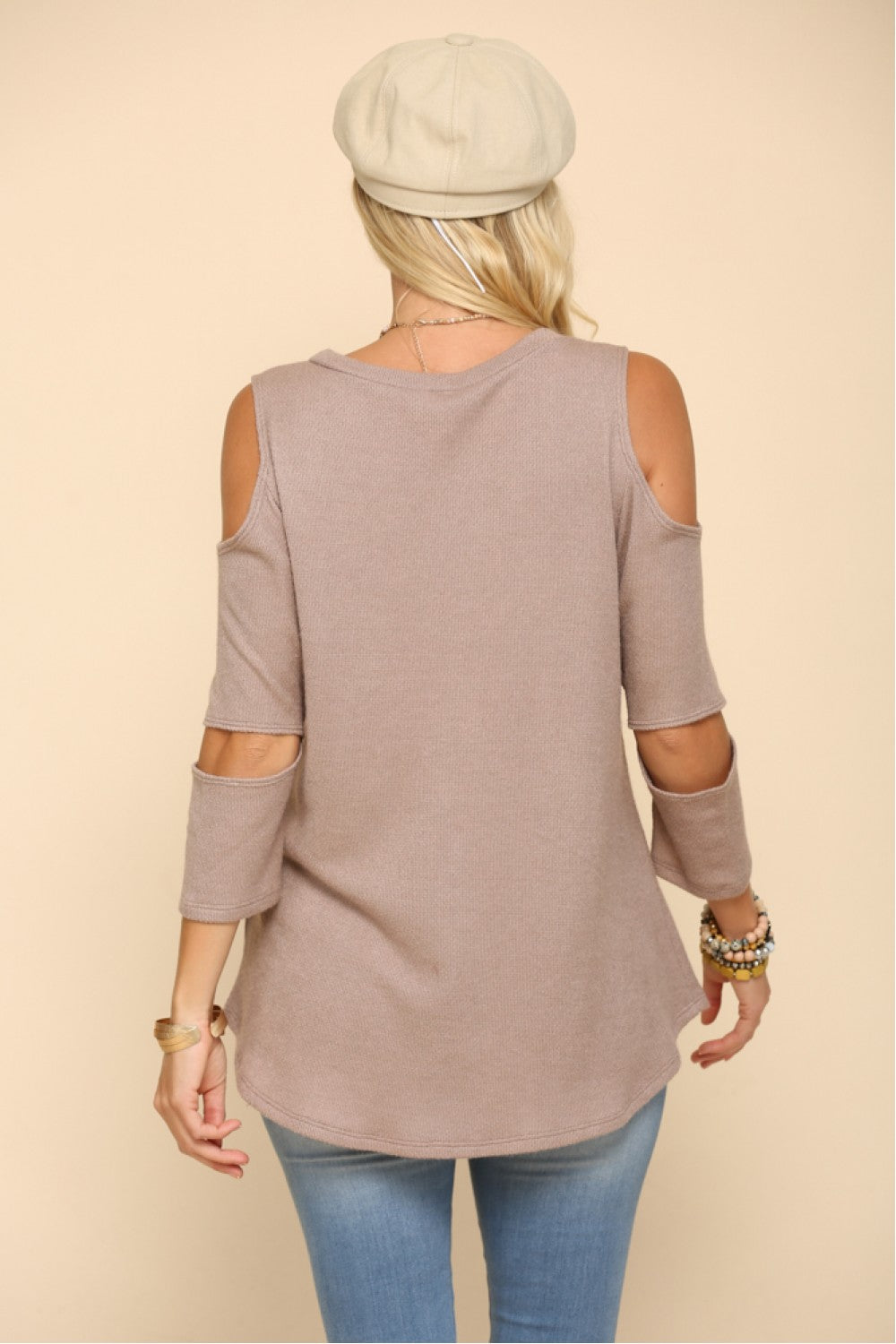 PLUS SIZE CUT OUT V-NECK TOP