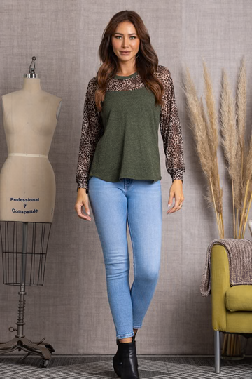 GREY RIBBED KNIT ANIMAL PRINT CONTRAST TOP T2012