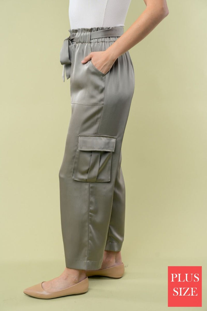 HIGH WAISTED SOLID WOVEN PLUS SIZE CARGO PANTS