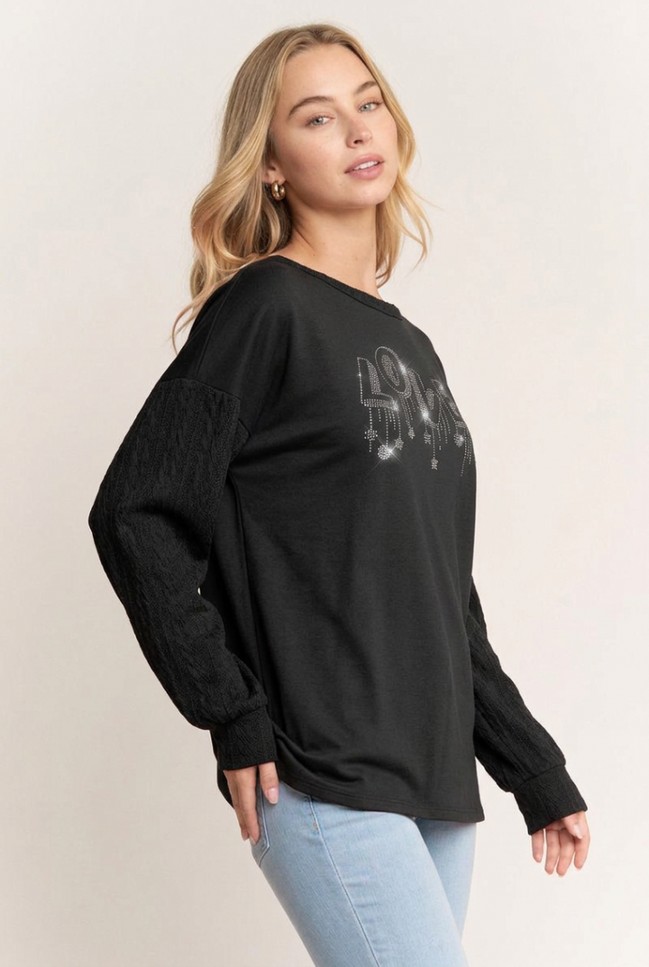 PLUS SIZE ROUND NECK SOLID TOP WITH HEART RHINESTONE HMET7706