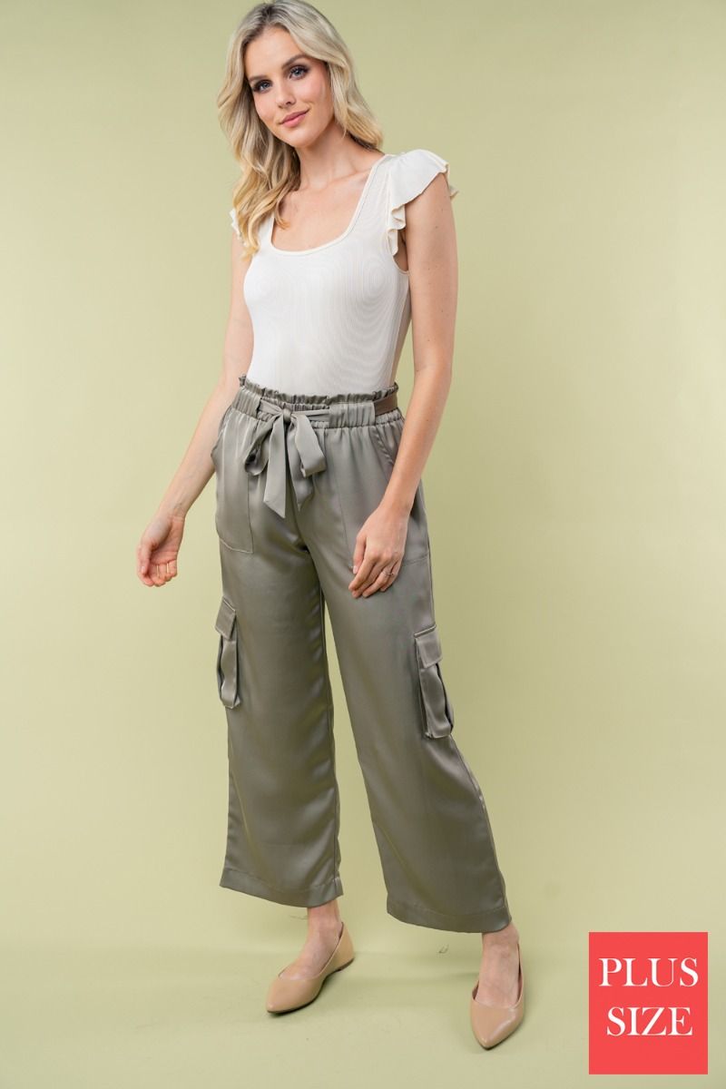 HIGH WAISTED SOLID WOVEN PLUS SIZE CARGO PANTS