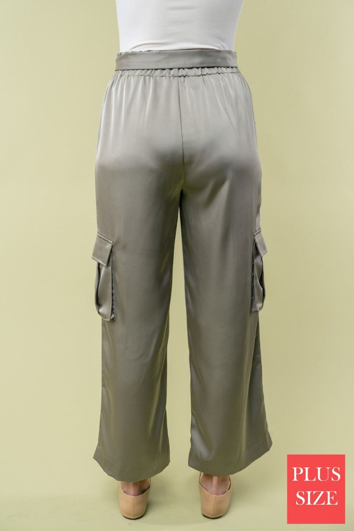 HIGH WAISTED SOLID WOVEN PLUS SIZE CARGO PANTS