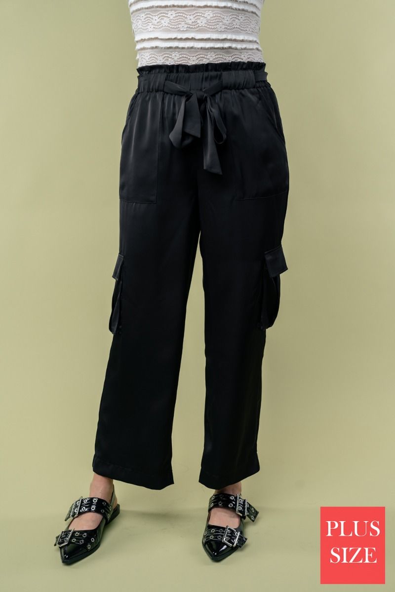 HIGH WAISTED SOLID WOVEN PLUS SIZE CARGO PANTS