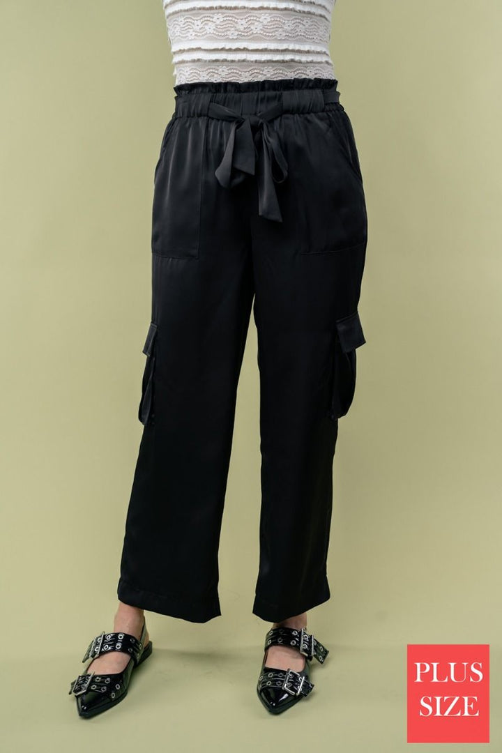 HIGH WAISTED SOLID WOVEN PLUS SIZE CARGO PANTS