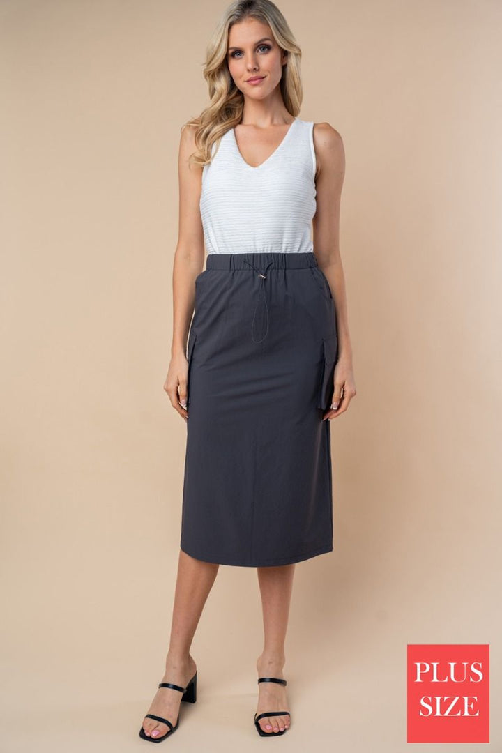 HIGH WAISTED SOLID WOVEN PLUS SIZE CARGO SKIRT