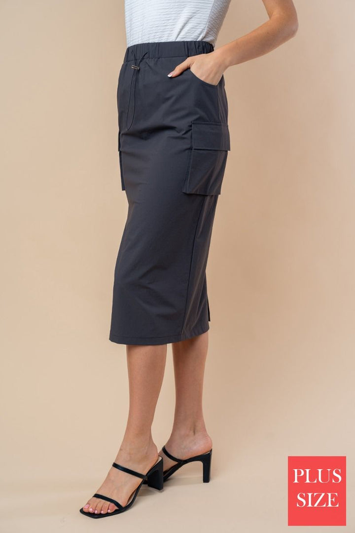 HIGH WAISTED SOLID WOVEN PLUS SIZE CARGO SKIRT