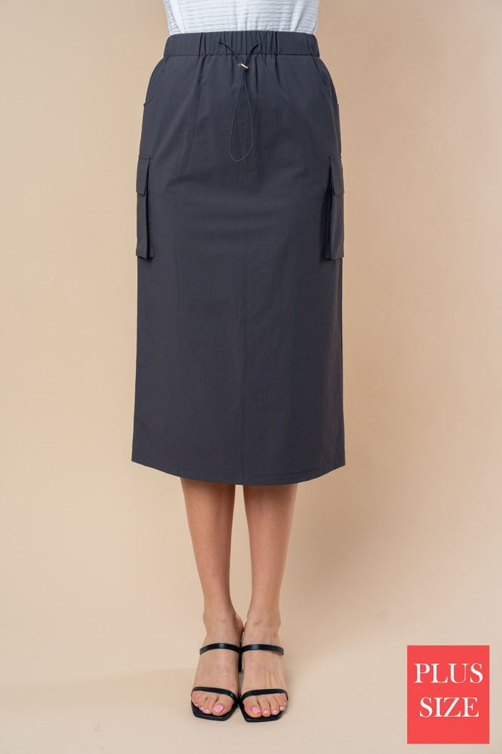 HIGH WAISTED SOLID WOVEN PLUS SIZE CARGO SKIRT