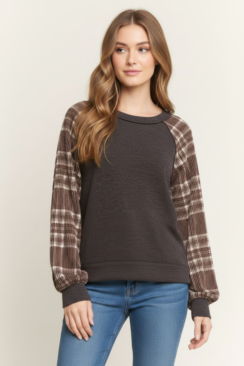 PLUS SIZE URBAN RIBBED PLAID SLEEVE CONTRAST TOP HMET7689