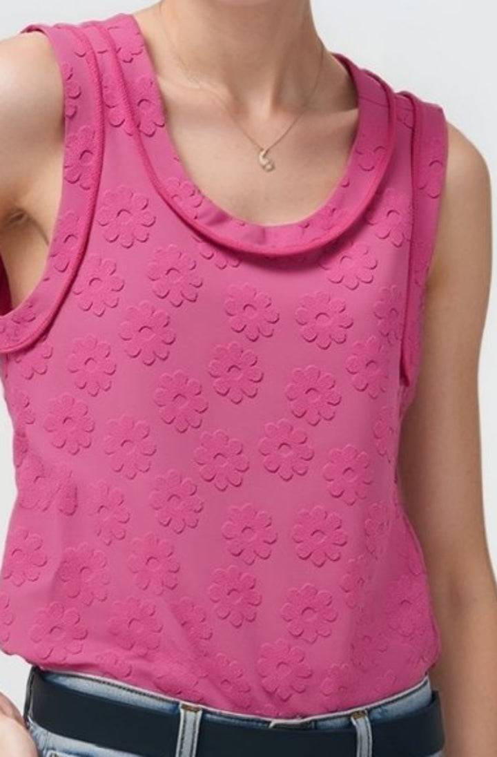 PLUS SIZE FLORAL TEXTURED SLEEVELESS TOP HMET8092-11