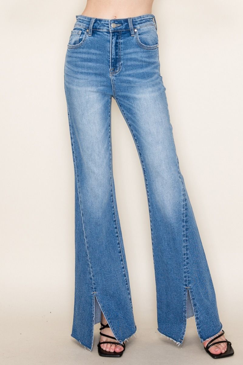 high-waisted solid denim jeans with a button*