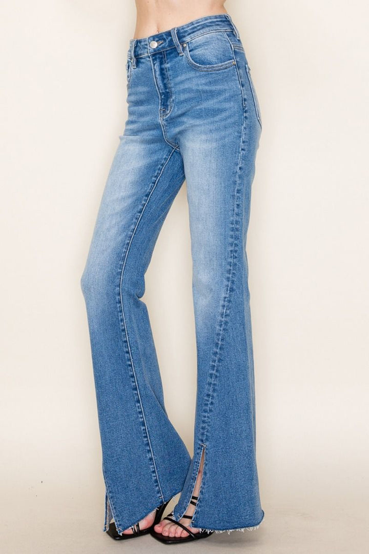high-waisted solid denim jeans with a button*