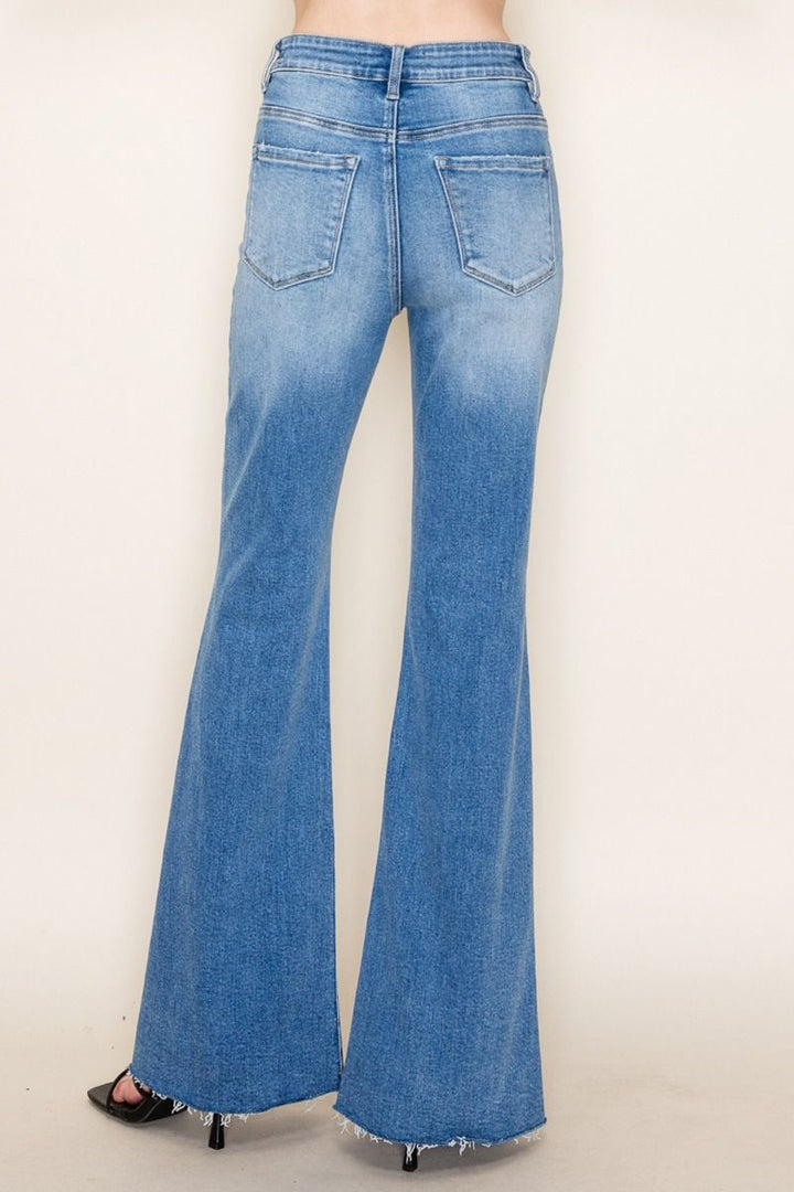 high-waisted solid denim jeans with a button*