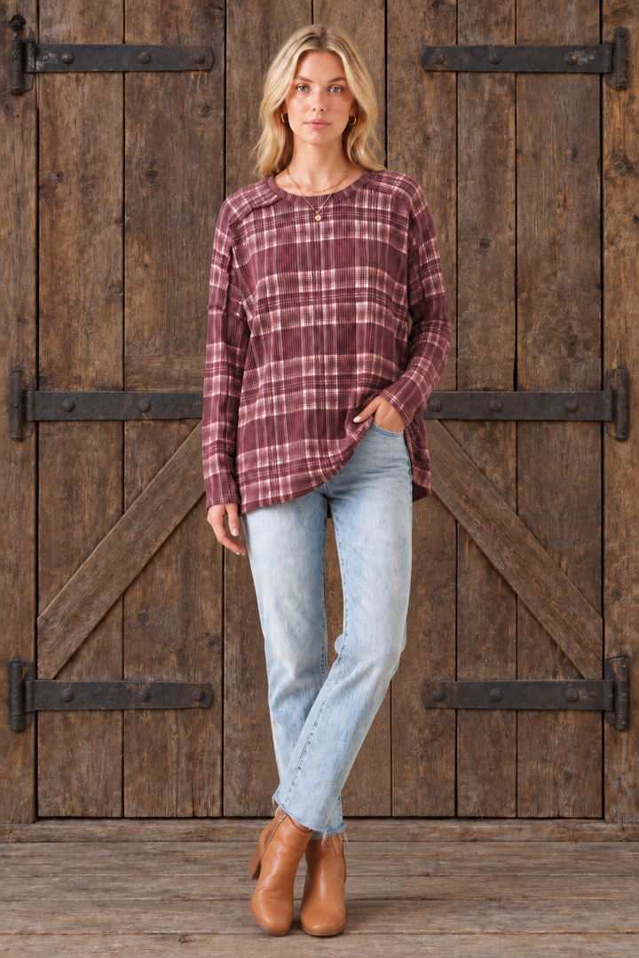 Product photo, another pose, rustic door background