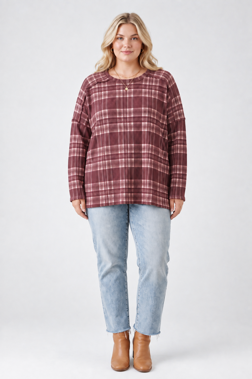 Product photo, plus-size blonde model