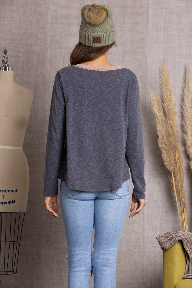 CHARCOAL PATCH PRINT V-NECK TOP TC12505