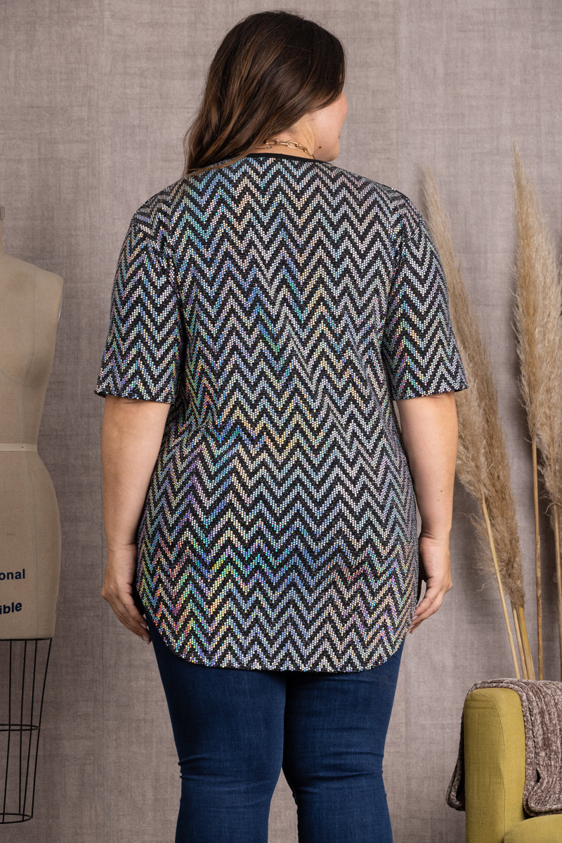 T7584-BLACK ZIGZAG SEQUENCE SHORT SLEEVES PLUS SIZE TOP