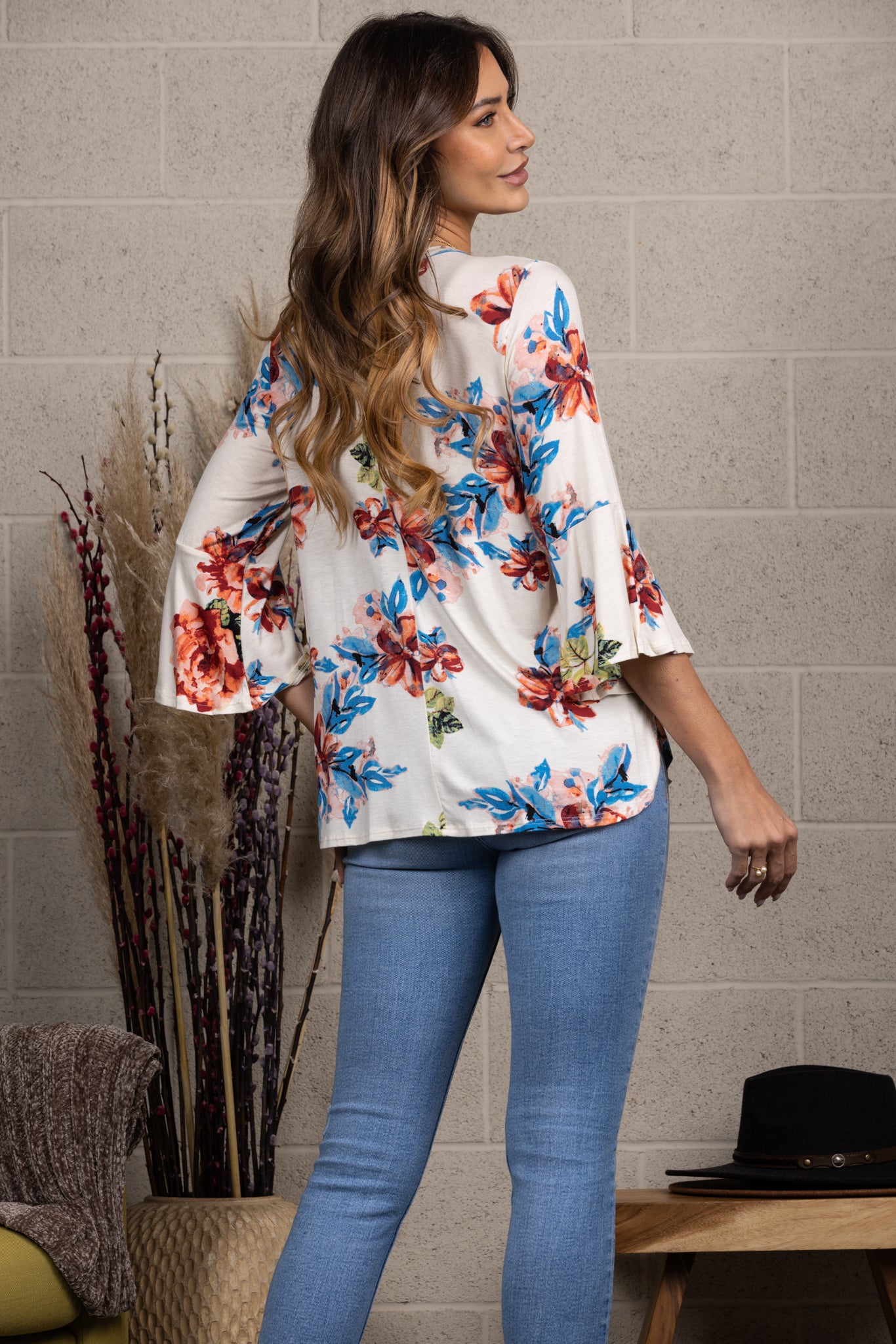 ROUNDED KEYHOLE FLORAL PRINT  BELL LONG SLEEVES TOP