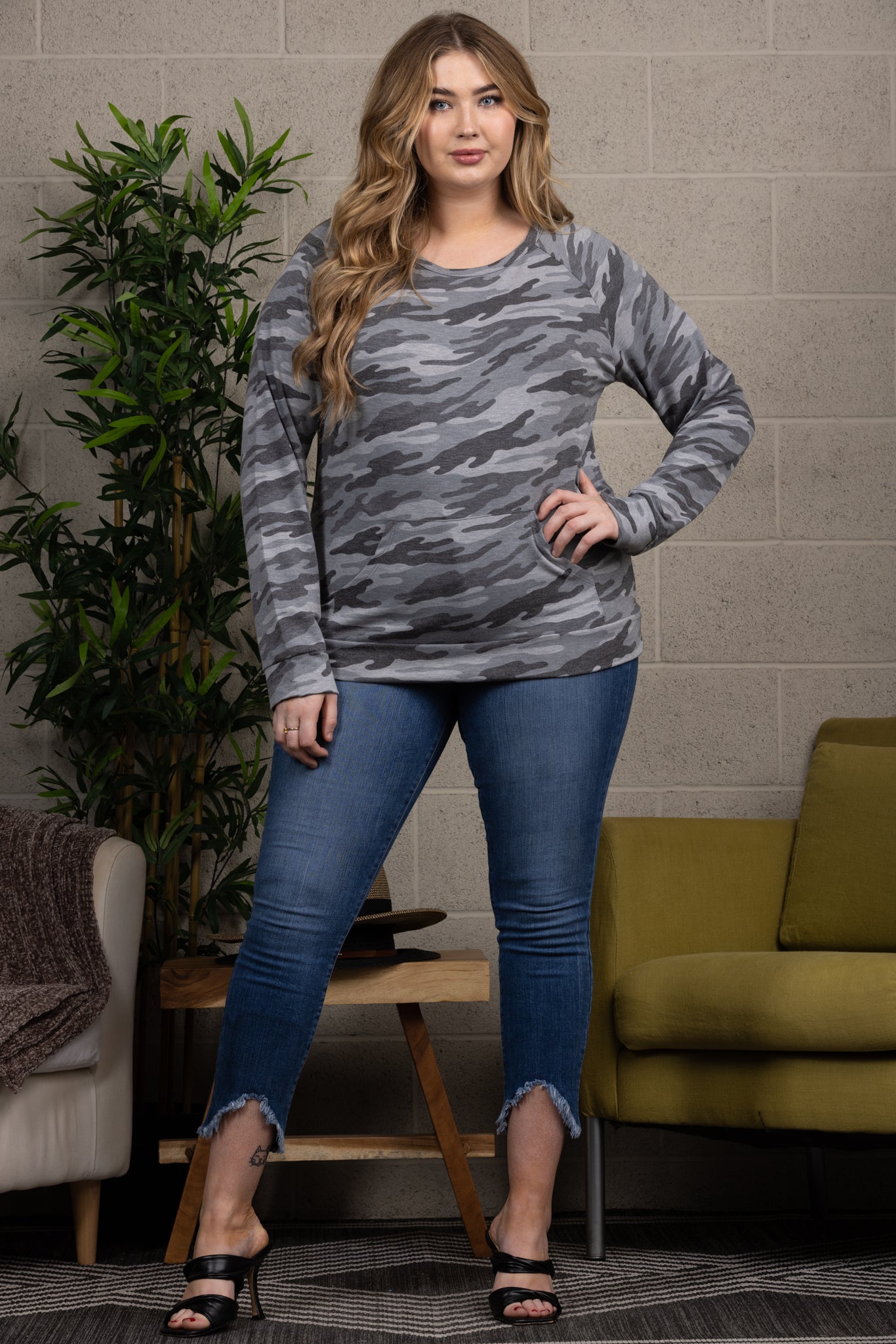 MILITARY PRINT PULLOVER PLUS SIZE TOP-T7571PLB