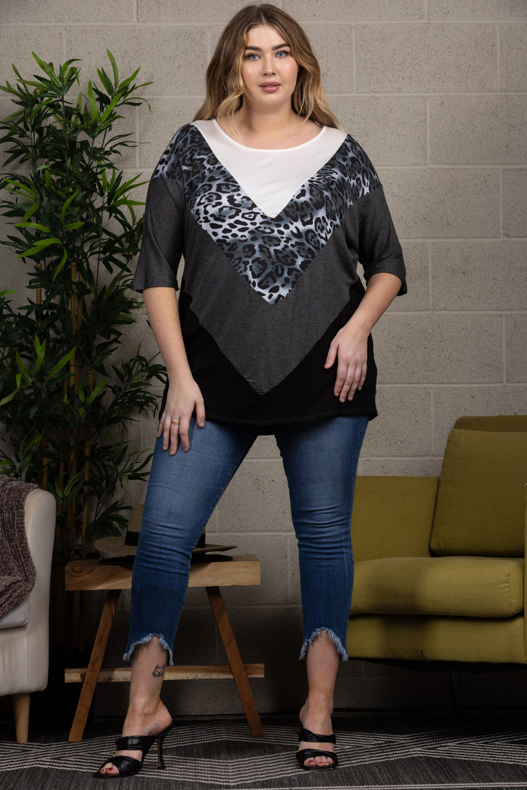 LEOPARD PRINT DOLMAN SLEEVES CONTRAST PLUS SIZE KNIT TOP CT43609E