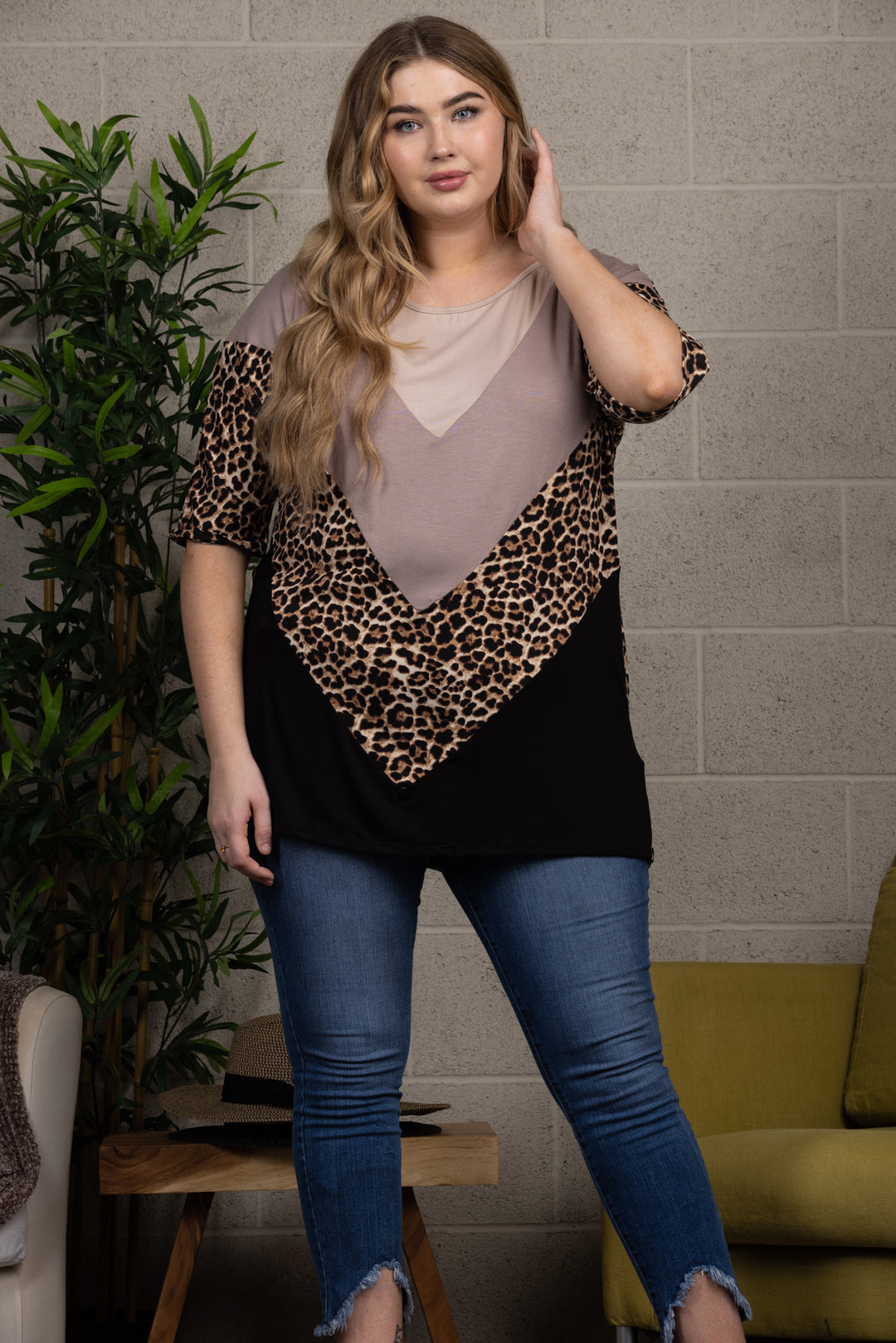 LEOPARD PRINT DOLMAN SLEEVES CONTRAST PLUS SIZE KNIT TOP CT43609E